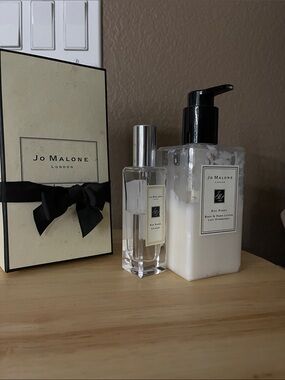 Joe Malone red roses cologne body and hand lotion set 50% left